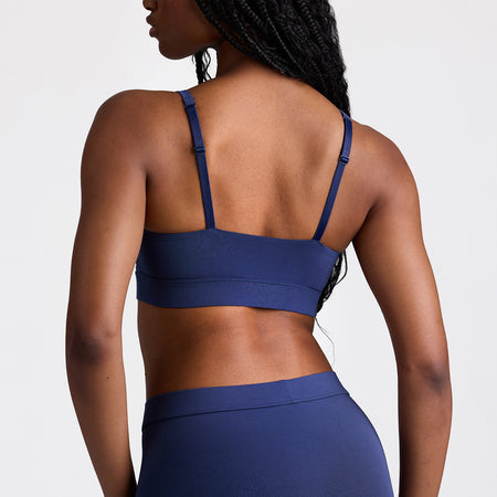 Maelyn wears a size S