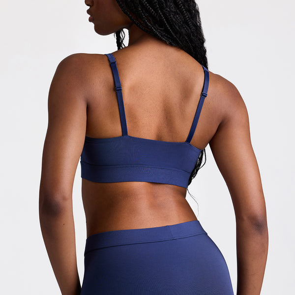 Maelyn wears a size S