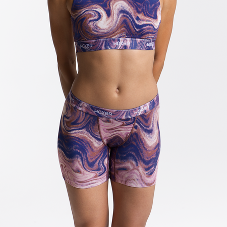 Dayana wears a size S