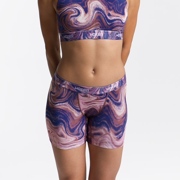 Dayana wears a size S