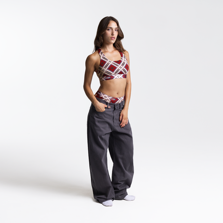 Dayana wears a size S