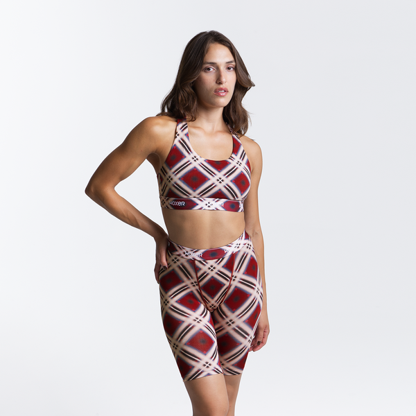 Dayana wears a size S