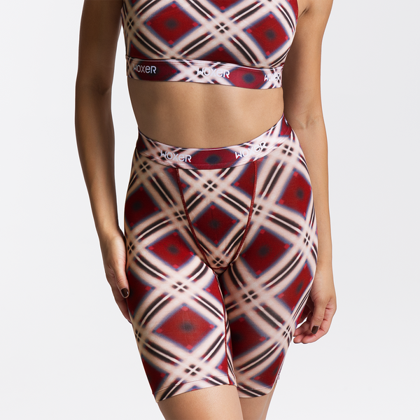 Dayana wears a size S