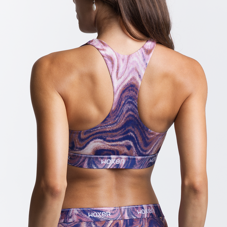 Dayana wears a size S