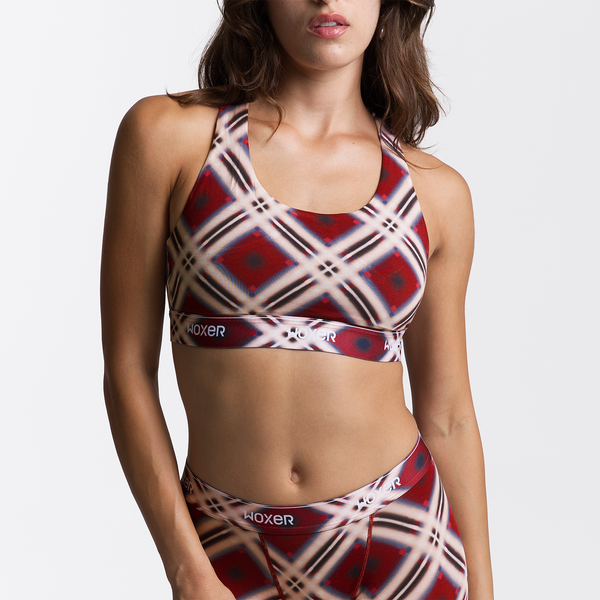 Dayana wears a size S