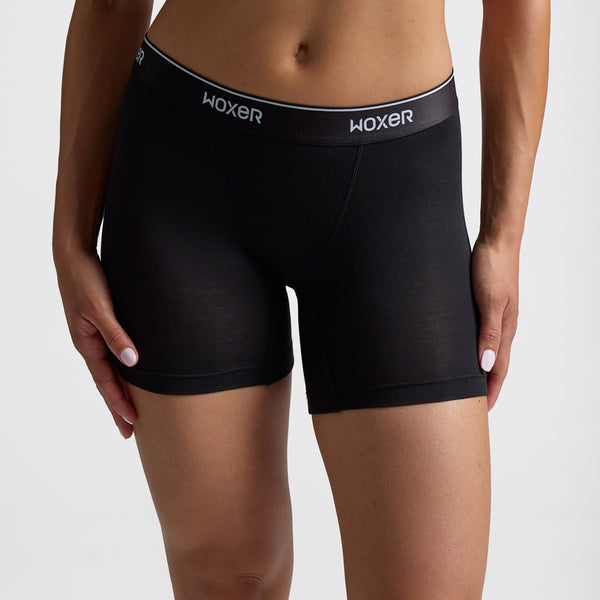 Dayana wears a size S