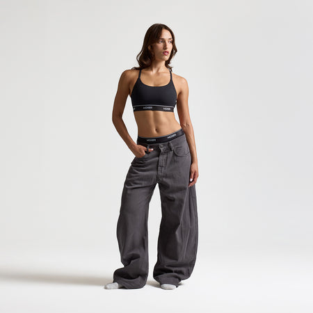 Dayana wears a size S