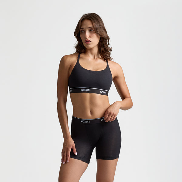 Dayana wears a size S