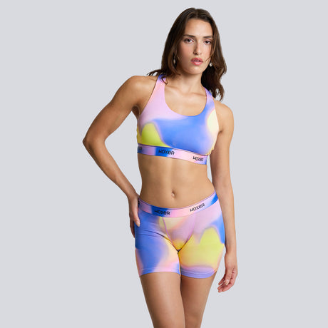 Dayana wears a size S