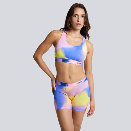 Dayana wears a size S