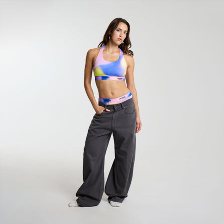 Dayana wears a size S