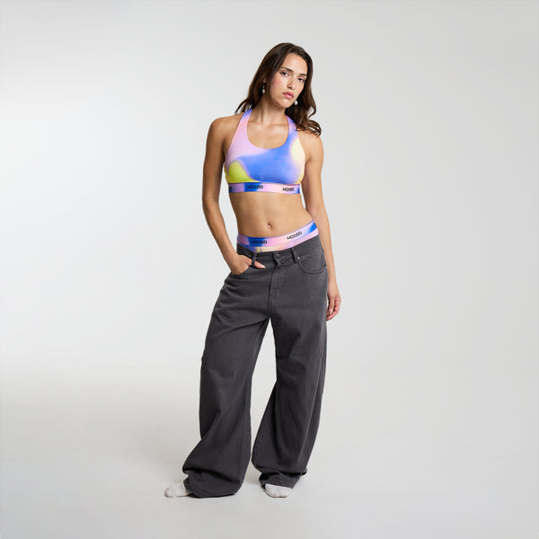 Dayana wears a size S