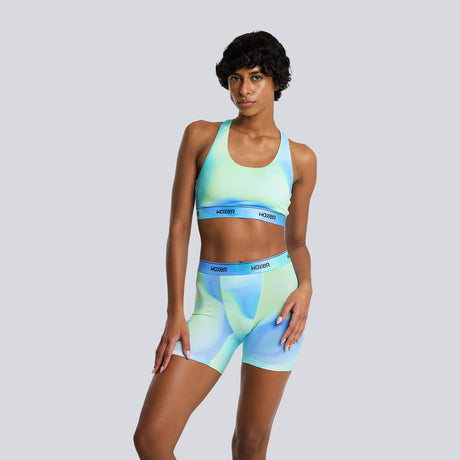 Kawa wears a size S