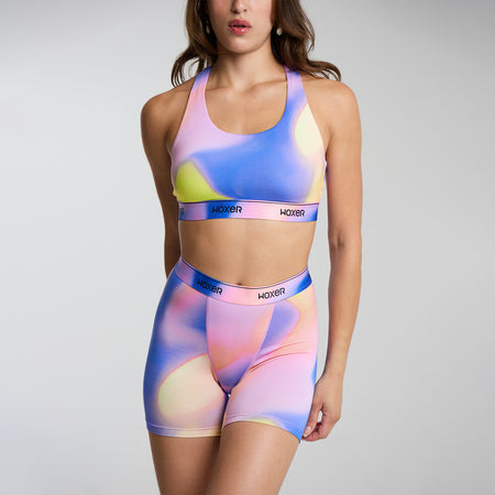 Dayana wears a size S