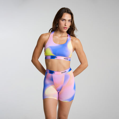 Dayana wears a size S