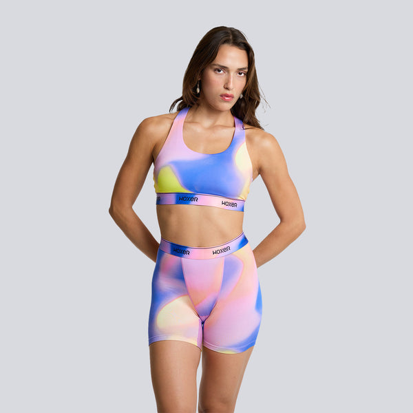 Dayana wears a size S