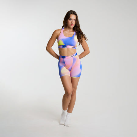 Dayana wears a size S