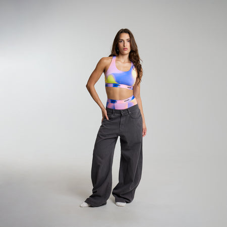 Dayana wears a size S