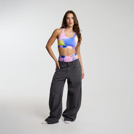 Dayana wears a size S