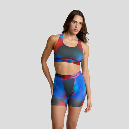 Dayana wears a sise S