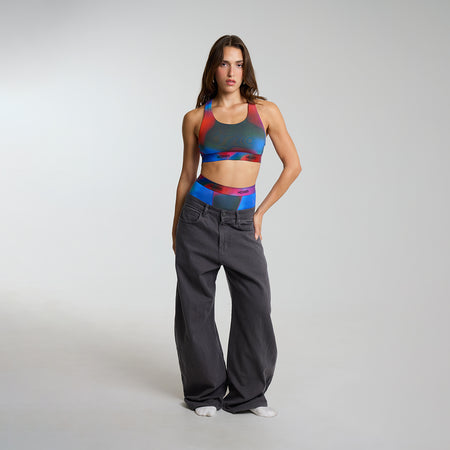 Dayana wears a size S