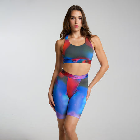 Dayana wears a size S