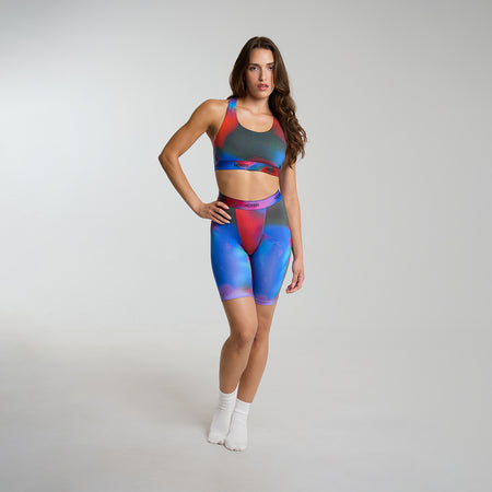 Dayana wears a size S