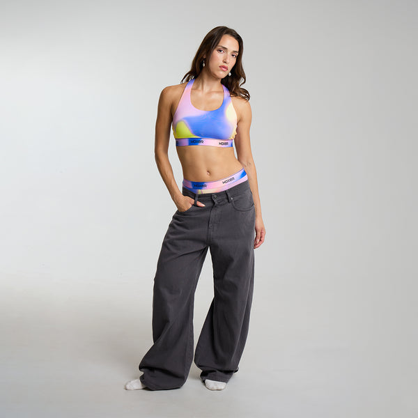 Dayana wears a size S