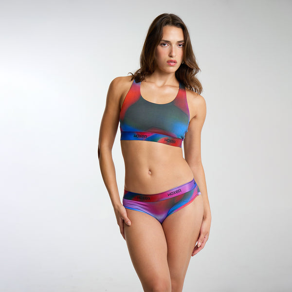 Dayana wears a size S