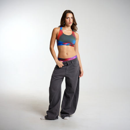 Dayana wears a size S