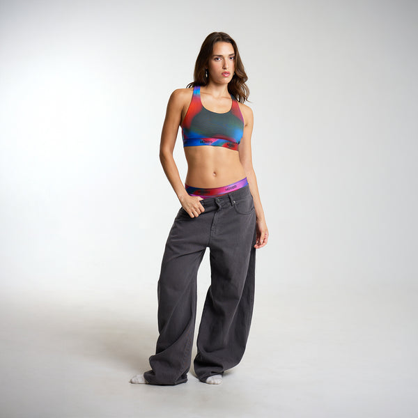 Dayana wears a size S