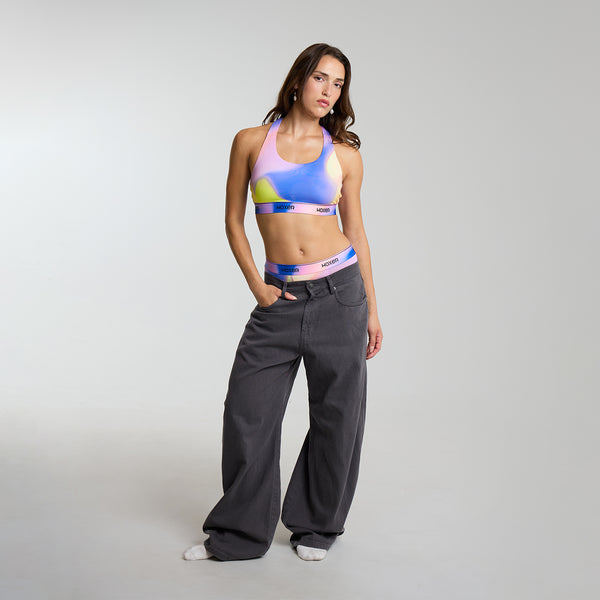 Dayana wears a size S