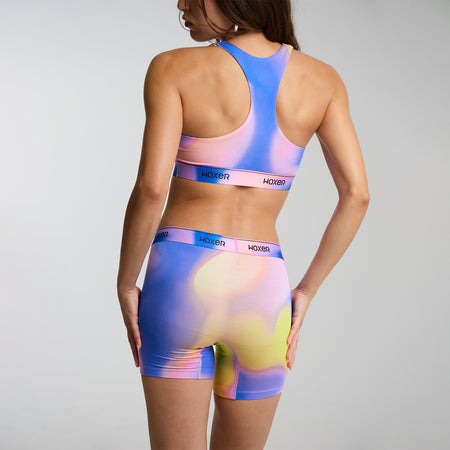 Dayana wears a size S