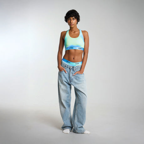 Kawa wears a size S