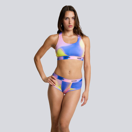 Dayana wears a size S