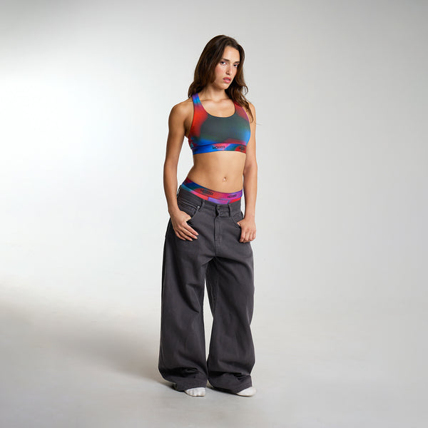 Dayana wears a size S