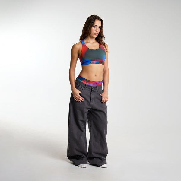 Dayana wears a sise S