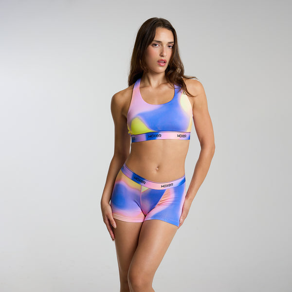 Dayana wears a size S