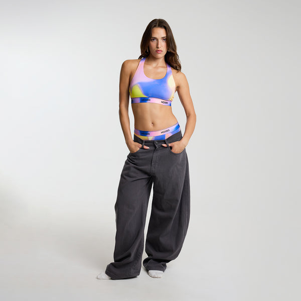 Dayana wears a size S