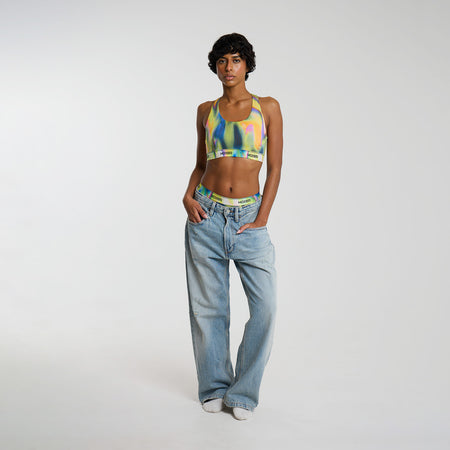 Kawa wears a size S
