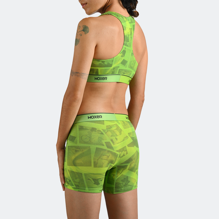 Dayana wears a size S