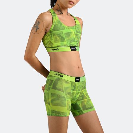 Dayana wears a size S