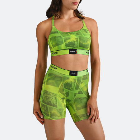 Dayana wears a size S