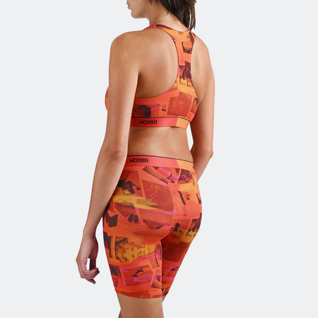 Nuria wears a size M