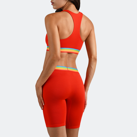 Dayana wears a size S