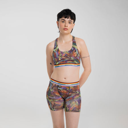 Anna wears a size M