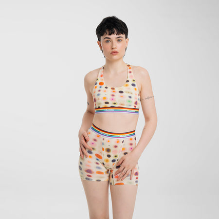 Anna wears a size S