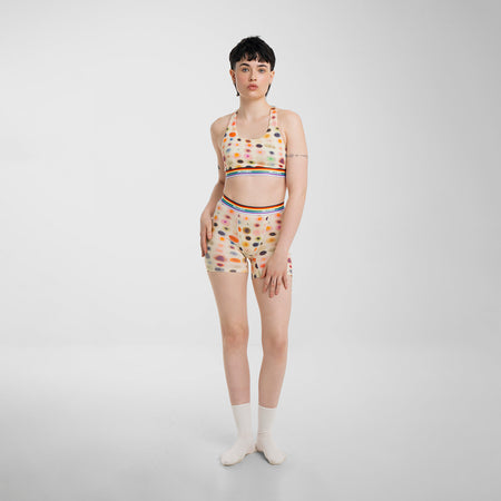Anna wears a size S