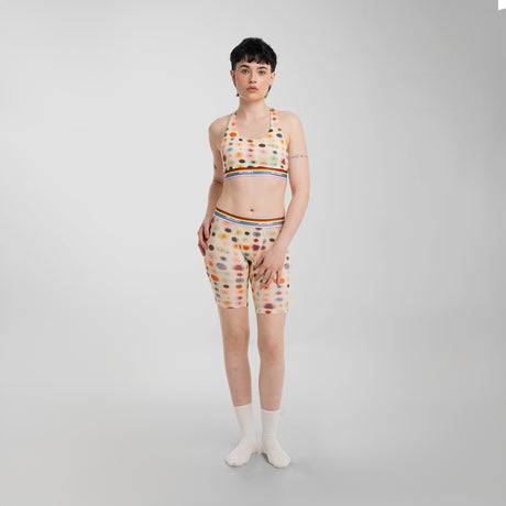 Anna wears a size S