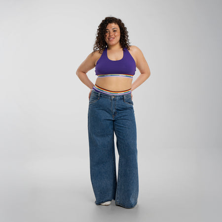 Bailey wears a size S